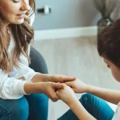 Jak pomóc przestraszonemu dziecku? Sprawdzone sposoby na wsparcie
