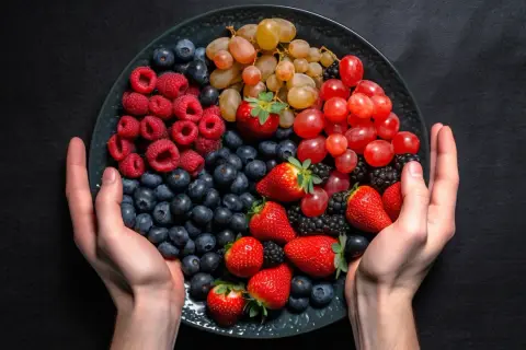 Owoce bogate w żelazo - lista produktów z dużą ilością żelaza