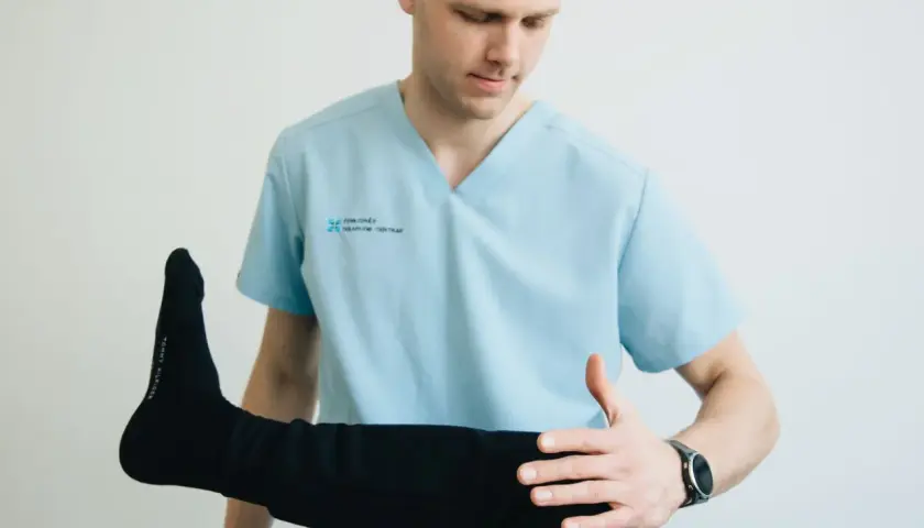 Rehabilitacja w warunkach domowych. Jak szybko zorganizować profesjonalne miejsce opieki?